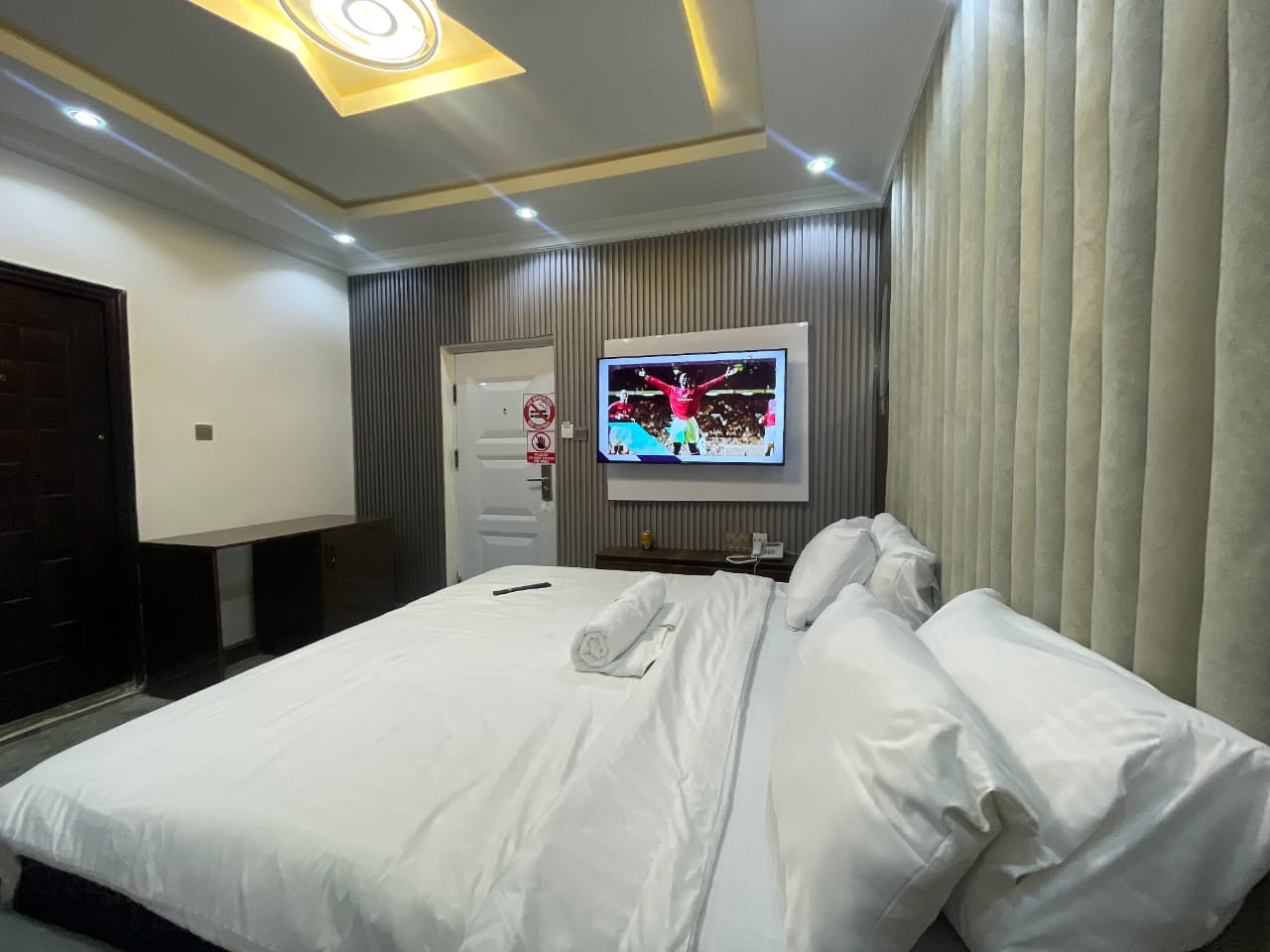 Deluxe Rooms